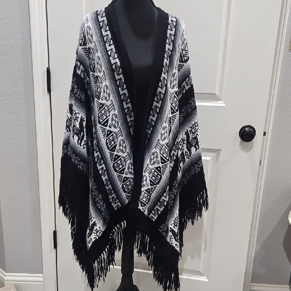 Vintage Black and White Patterned Poncho, Shawl
